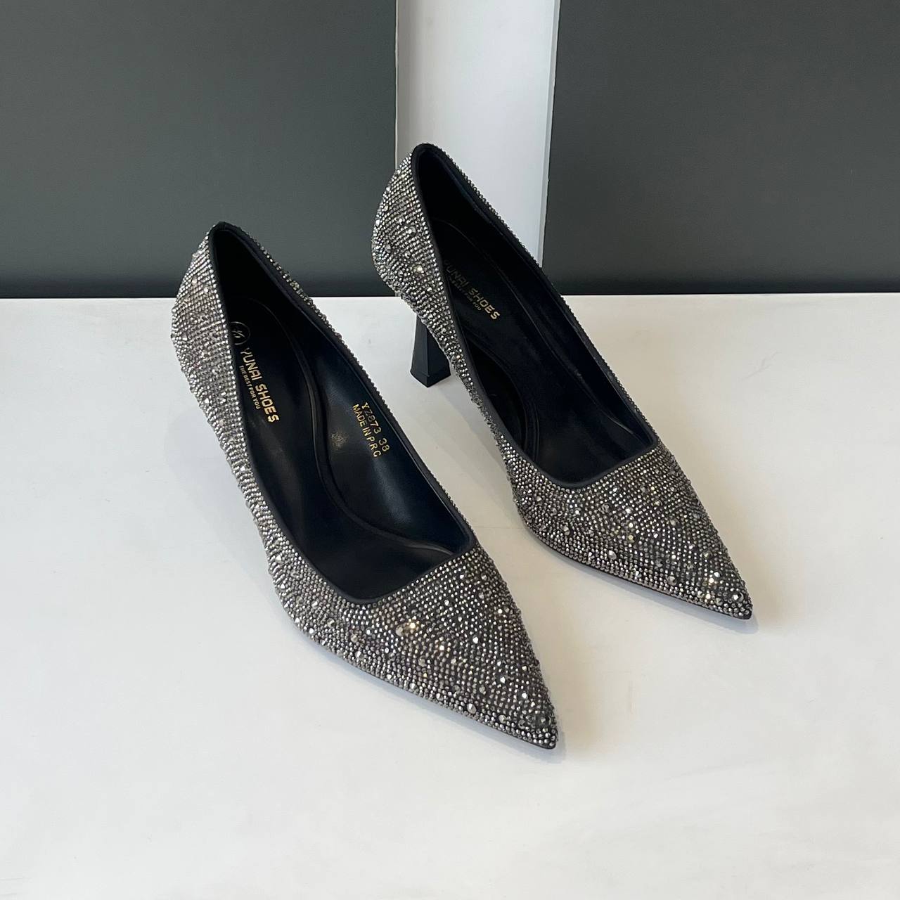 کفش زنانه از برند یونای مدل KZ-3001 - تصویر 4